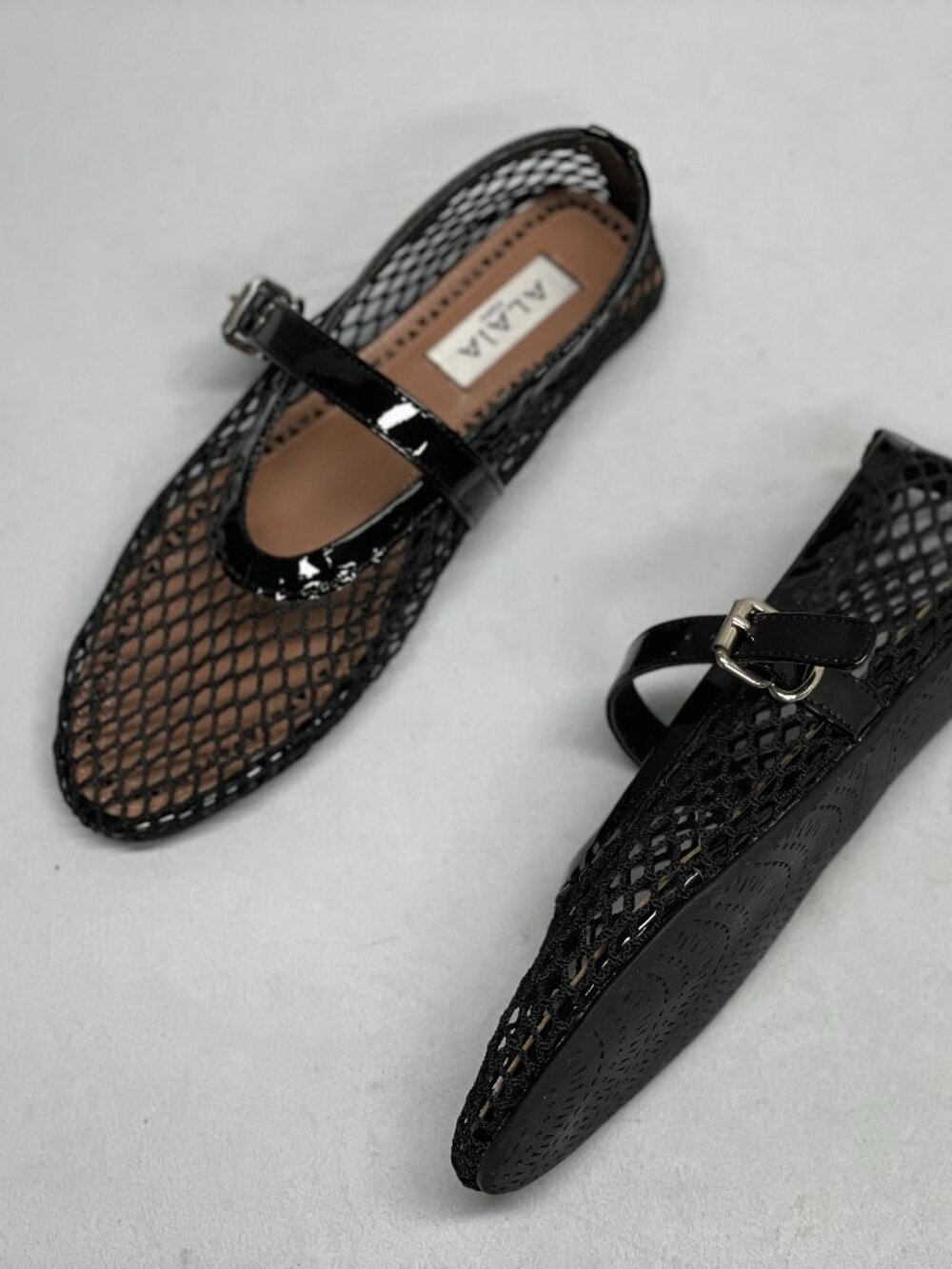 Alaïa Black Patent Leather Mesh Mary Jane Flats - Picture 2 of 8